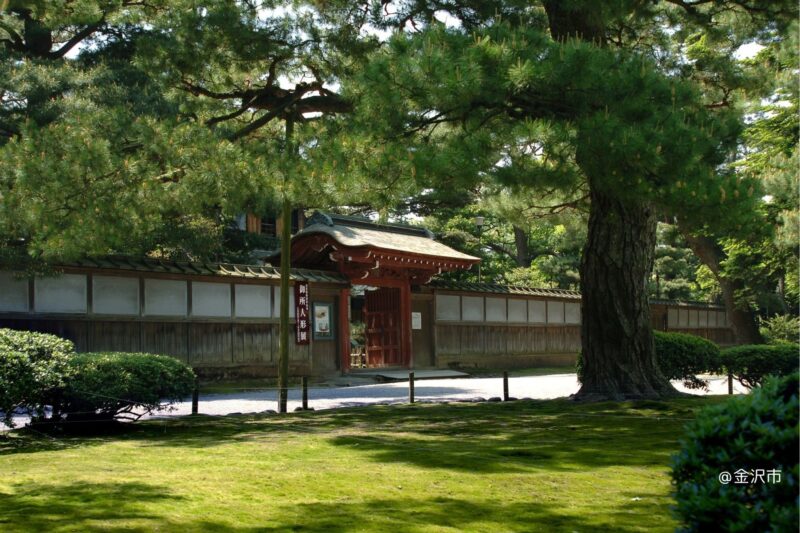 前田家伝来　夏衣装と調度展